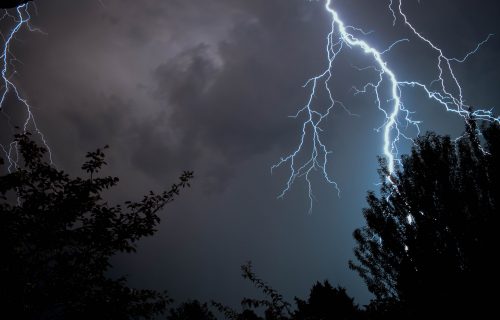 U noći između srede i četvrtka imaćemo meteorološki fenomen: Zimska grmljavina se dešava samo u specifičnim situacijama