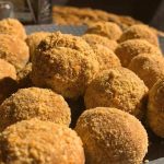 Slatkiš za svako doba dana: KUGLICE od kafe sa plazmom i nutelom (RECEPT+VIDEO)