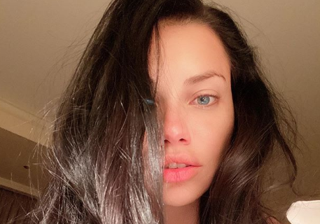 Adriana Lima zapalila Instagram BUJNIM POPRSJEM, fanovi podivljali: Ti si atomska bomba! (FOTO)