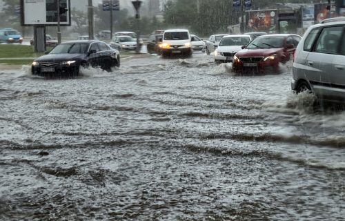 Na Autokomandi već POTOP, a tek stižu PLJUSKOVI u Beograd (FOTO)