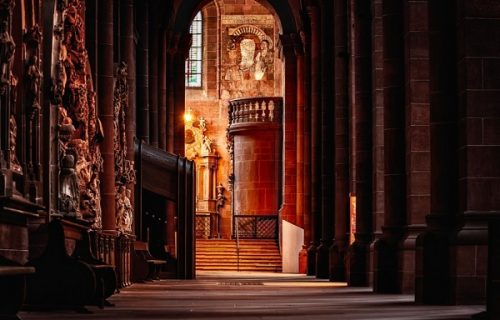 Da li vas ovo plaši: VEŠTAČKA INTELIGENCIJA održala PROPOVED u crkvi u Nemačkoj! Šta je sledeće!? (VIDEO)