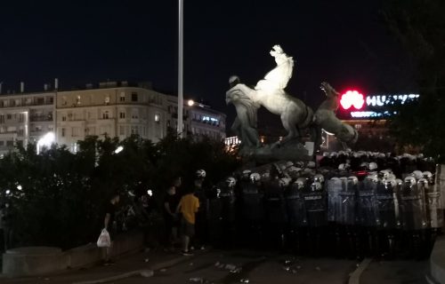 Povređeno 19 osoba tokom protesta u Beogradu: 11 prevezeno u Urgentni centar