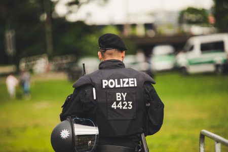 Užas u Austriji: Dva muškarca zlostavljala decu na bazenu