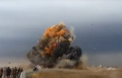 Šiitski borci napali američki konvoj? Eksplozija u vojnoj bazi na granici Kuvajta i Iraka (VIDEO)