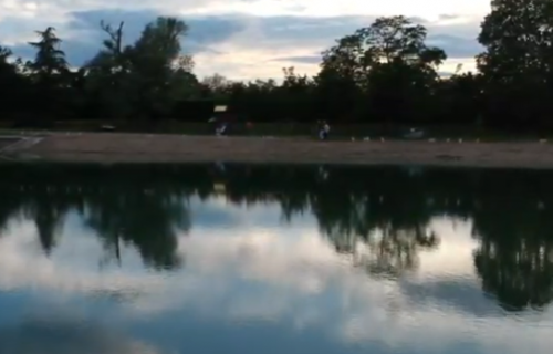 Ukleto jezero! Danas se UDAVILA braća, a pre 7 godina se na koncertu poznatog pevača desio još jedan UŽAS