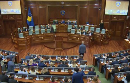 Nastavlja se haos u skupštini u Prištini: Ponovo prekid, nije izabran potpredsednik iz srpske zajednice