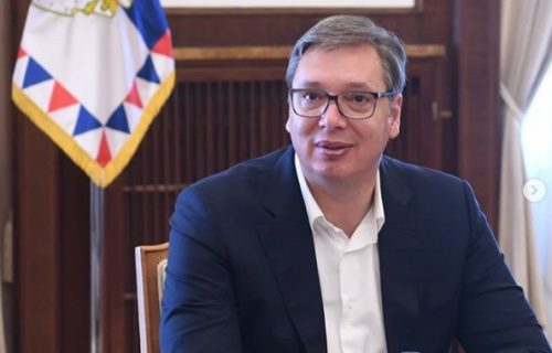 "Dragi đaci...": Vučić DIRLJIVOM fotografijom čestitao učenicima polazak u školu (FOTO)