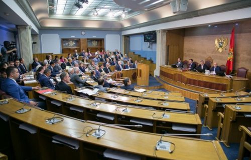 NEIZVESNO u Crnoj Gori: Da li će biti pokrenuta inicijativa za skraćenje mandata Skupštini