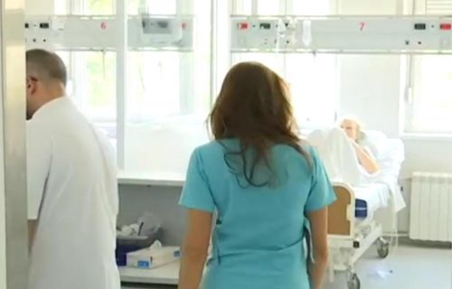 UŽAS u bolnici u Beogradu: Kaišem tukao medicinsku sestru, a zatim joj zabo IGLU u leđa