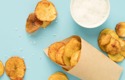 Pravo iz rerne: Hrskav, a topi se u ustima! Napravite sami DOMAĆI ČIPS za tili čas! (VIDEO+RECEPT)