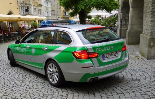 PUCNJAVA u Berlinu: Četiri osobe ranjene na parkingu prodavnice