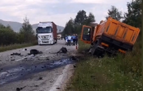 Rodbina skuplja dečje igračke po putu: Region plače za tročlanom porodicom stradalom kod Mrkonjić Grada