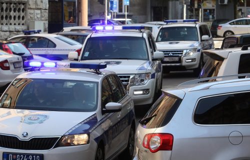 Panika na Autokomandi: Muškarac sa PIŠTOLJEM ušao u autobus, reagovala ŽANDARMERIJA