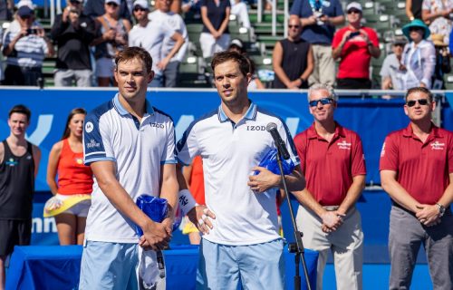 NAJTROFEJNIJI DUBL u istoriji "belog sporta" stavio tačku: Odlazimo dok još igramo dobar tenis