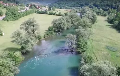 "Iskezio se i ustao na zadnje noge": Meštani u strahu od stvorenja koja IZLAZE iz reke Sane