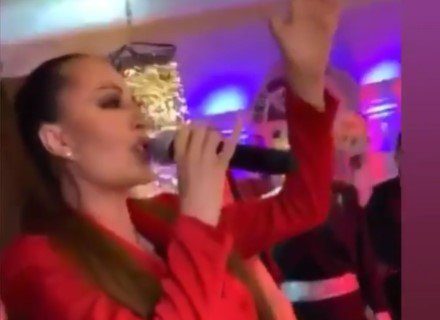 Kad Ceca peva sve PRŠTI: Ovako je folk zvezda napravila šou na ROMSKOJ svadbi u Parizu! (VIDEO)