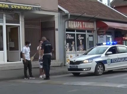 PIJANI MIGRANT napao devojku u Obrenovcu! Posle nje nasrtao na slučajne prolaznike (VIDEO)