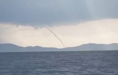 Snimak TORNADA zaprepastio čitav Balkan: Ljudi u Hrvatskoj stajali nepomično i posmatrali čudo (VIDEO)