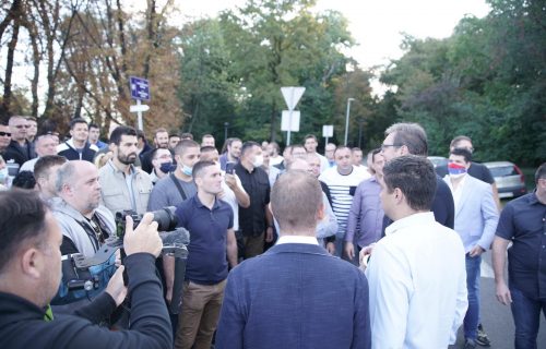 "Narod je uz Vučića": Građani EMOTIVNOM PORUKOM oduševili predsednika Srbije (FOTO)