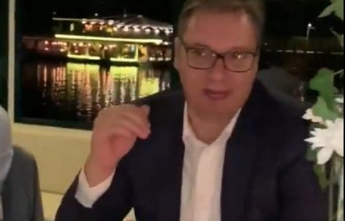 "Neverovatna noć!" Srbi i Amerikanci pevaju o Alabami: Grenel podelio snimak s Vučićem na brodu (VIDEO)