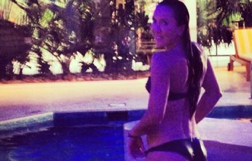 Jelena SKIDALA GAĆICE nasred terena: Peškir je spao i ŠOK! Najseksi trenutak Rolan Garosa ikada (VIDEO)