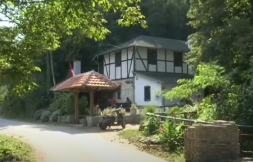 U ovom srpskom selu svi pričaju o Leposavi: Pogledajte zašto niko ne može da joj odoli (VIDEO)