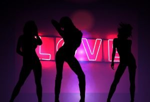 Otkriven razrađen lanac trgovine ljudima u Crnoj Gori: U centru svega elitna turistička destinacija