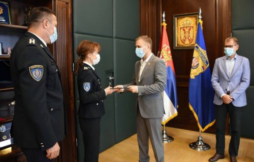 Srpska policija dobila nove generale! Nebojša Stefanović im je lično uručio rešenja (FOTO)