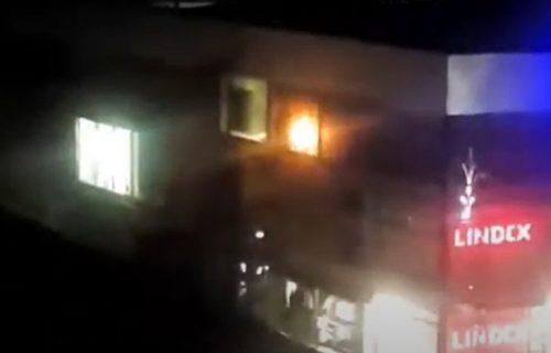 Buknuo požar u Sarajevu: Vatra izbila u tržnom centru, vatrogasci sprečili širenje (VIDEO)