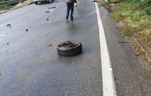 Pukom srećom izbegnuta tragedija kod Prijepolja: Kamion se prevrnuo u šumi, vozača priklještila drva