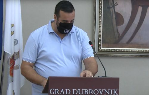 Hrvatski političar nosio masku sa USTAŠKIM POZDRAVOM, reagovala njegova stranka