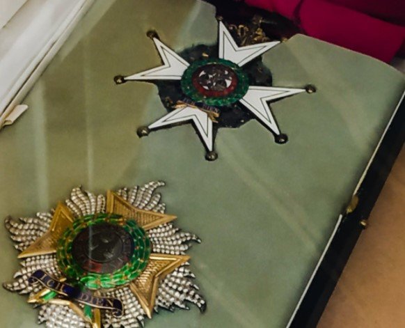 Medalja časti ili šale? TITO je dobio i ostavio u muzeju Jugoslavije svoj "ORDEN KUPATILA" (FOTO) - Objektiv