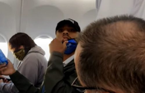 Izbacili ga zbog Trampa? Čovek sedeo i grickao kikiriki, a potom su mu rekli da NAPUSTI avion (VIDEO)