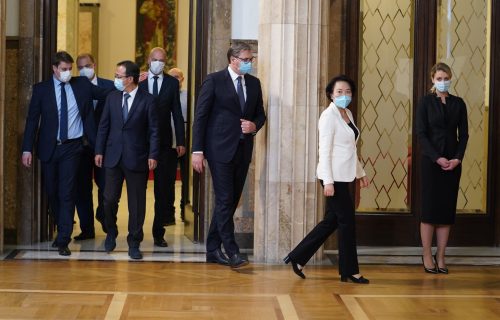 Važan razgovor: Vučić sutra sa ambasadorkom Kine Čen Bo
