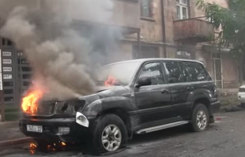 Stravične scene iz Nagorno-Karabaha: Pustoš i VATRA na sve strane, pogođeni civilni objekti (VIDEO)