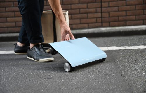 "Laptop" na točkovima osvaja svet: Pogledajte električni Walkcar u akciji (VIDEO)