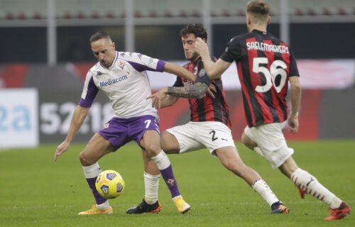 Mihajlović napokon nije primio gol: Milan drži prvo mesto i bez Ibrahimovića (FOTO+VIDEO)