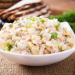 Trik za savršen ukus: Recept za rusku salatu za svaku priliku