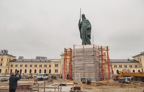 Evo kada će biti gotov spomenik Stefanu Nemanji, a od ovog datuma uživaćemo i u novom Savskom trgu (FOTO)