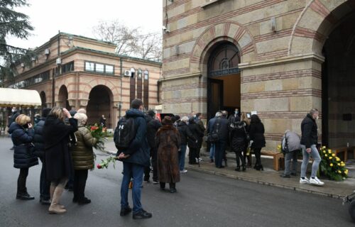 Legenda srpskog fudbala na Džejevoj sahrani: Jedan detalj na njegovom licu svi su primetili! (VIDEO)