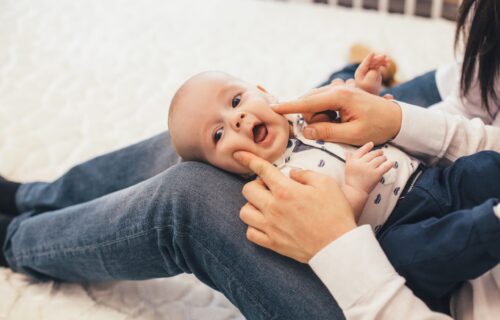 Znate li zašto imamo POTREBU da gnjavimo, ljubimo, ŠTIPKAMO ili gricnemo one koji su nam "slatki"?