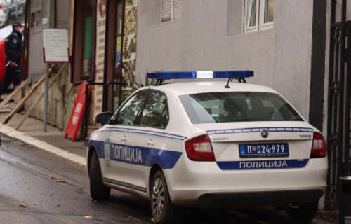 Detalji tuče na Tošinom bunaru: Vozač automobila upao u autobus, zbog naglog kočenja POVREĐENA putnica