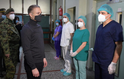 Ministar Stefanović u poseti kovid bolnici u Nišu: Sve je spremno za prijem pacijenata (FOTO)
