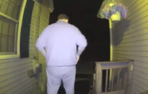 Ovo je baš bolelo: Krenuo uveče da prošeta psa, pa se RAZBIO na stepenicama (VIDEO)