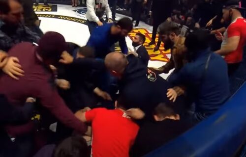 Opšta tuča na MMA spektaklu: Ne zna se ko koga bije, čak je i policija upala u oktagon! (VIDEO)