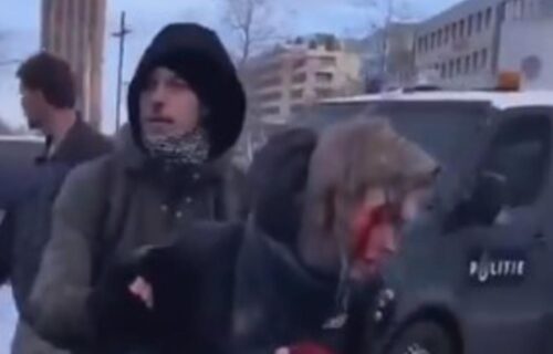 Jeziva BRUTALNOST holandske policije: Najurili ljude vodenim TOPOM, pa devojci RASKRVARILI glavu (VIDEO)