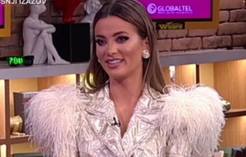 Milica Pavlović pozirala GOLA u kadi: PROVOKATIVOM fotkom zapalila internet (FOTO)