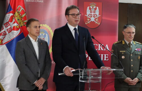 Predsednik Vučić najavio POVEĆANJE PLATA pripadnicima Vojske Srbije (FOTO+VIDEO)