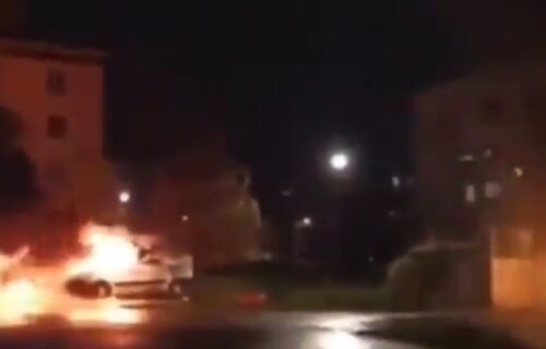 Haos u Francuskoj: Desetine automobila GORELO u novogodišnjoj noći (VIDEO)