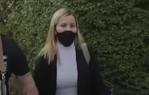Profesorka VODILA LJUBAV sa učenikom (15) na livadi, muž je podržao: Slala mu i VRELE slike (FOTO)